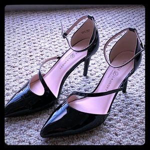 Chinese Laundry, Strap around ankle heels, 10